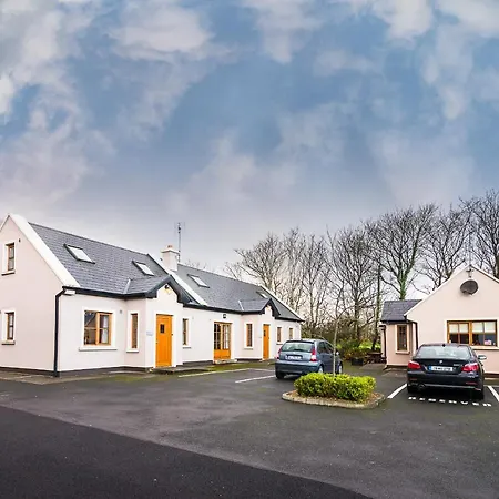 Croagh Patrick Hostel & Cottages Resort